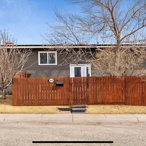 Hunter' S New Home! Homestay Calgary