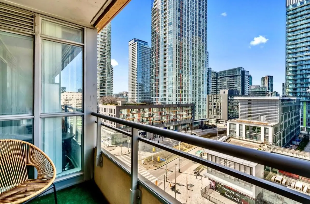Cozy Condo Downtown Toronto