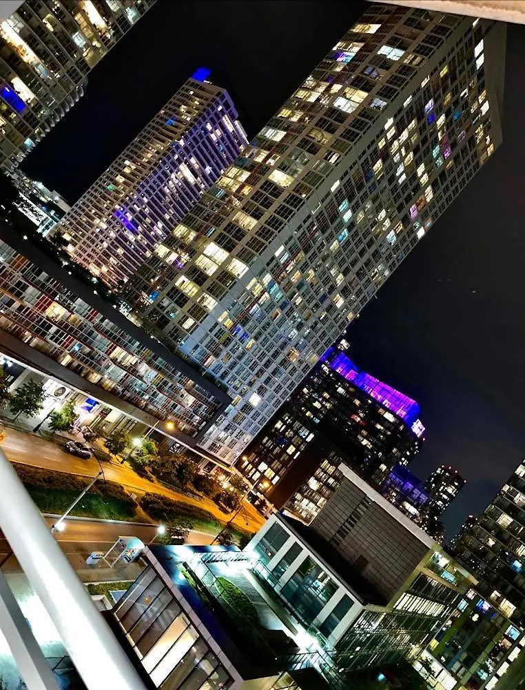 Cozy Condo Downtown Toronto