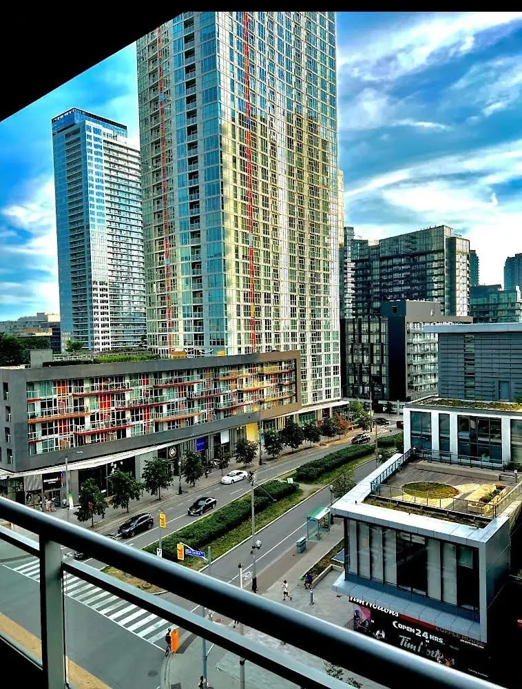 Cozy Condo Downtown Toronto
