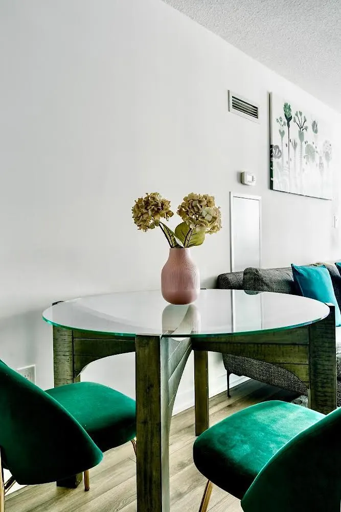 Cozy Condo Downtown Toronto