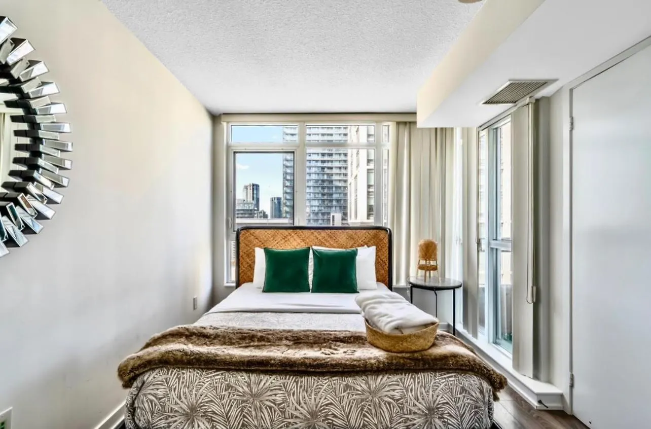 Apartment Cozy Condo Downtown Toronto Canada